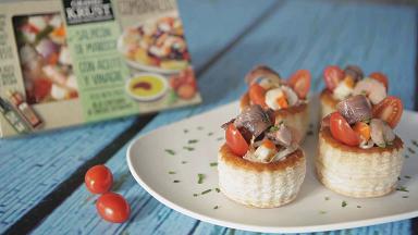 Vol au vent relleno de salpicón de marisco y anchoas