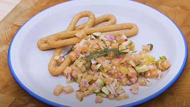 Tartare di salmone e agrumi