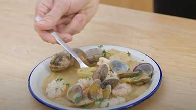 Cockles with argentine red shrimps and clams